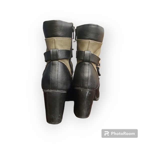 Boots with Buckle and Zip-Up  9.5 - Picture 7 of 9